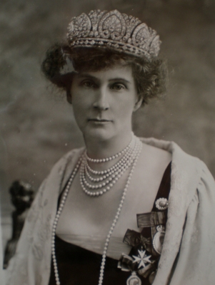 Evelyn, Duchess of Devonshire 2