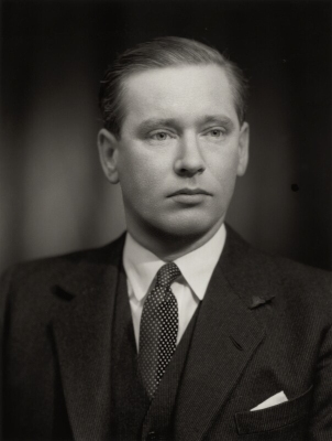 James Lowther, 7th earl of Lonsdale
by Bassano, 1958 2