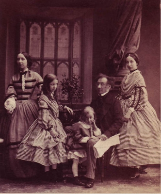 Randolph Stewart, 9th Earl of Galloway
and four of his daughters 2
