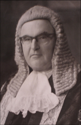 Reginald Manningham-Butler, 1st Viscount Dilhorne 1