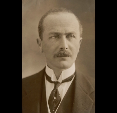 Arthur Loyd
by Bassano, 1920 2