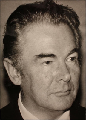 Michael Eden, 7th Baron Henley of Chardstock 2