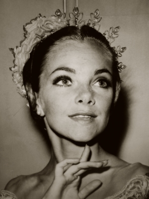 Doreen, Marchioness of Londonderry 2