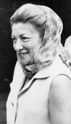 Angela Lascelles3
