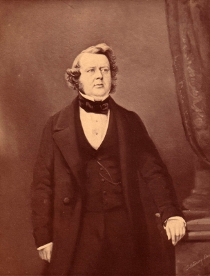 Sir John Potter2