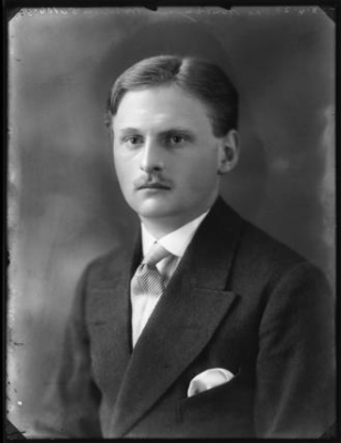 Angus Holden, 3rd Baron Holden 2