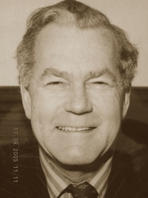 Sir Francis Dashwood, 11th Bt. 2