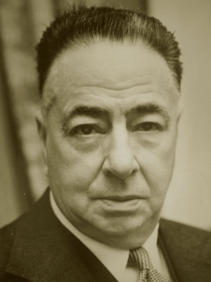Sir Bracewell Smith, 1st Bt. 2