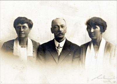 Bessie and Robert Hay and Ivey Wallace (l-r) 2