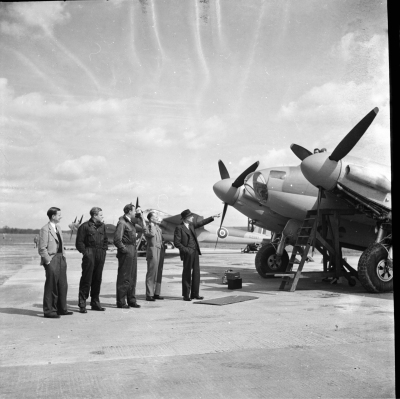 Geoffrey, Hereward, Geoffrey Jr, John and Peter de Havilland 2