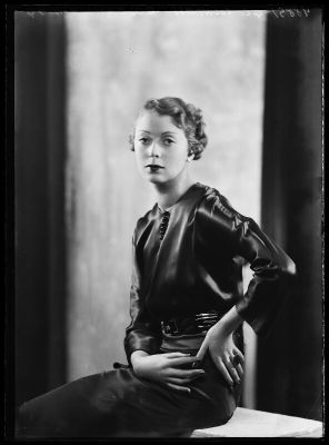 Enid Walker, Countess de Bosdari
by Bassano, 1934 2